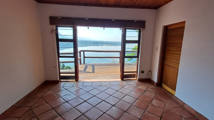 4 Bedroom Property for Sale in Kosmos North West